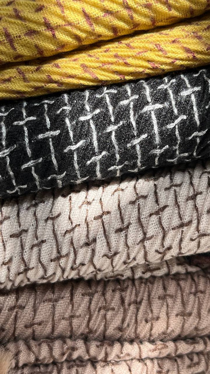 خرید انواع شال و روسری زنانه