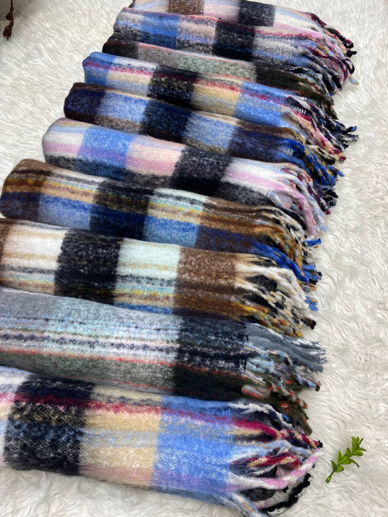 خیلی زیبا و شیک مناسب ست کردن با پالتو و بارونی