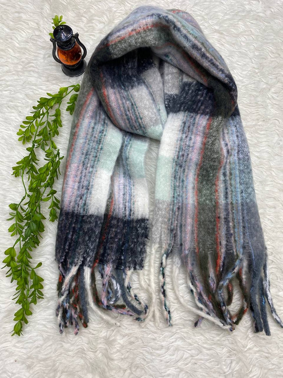 تنوع رنگ بندی و طرح بندی شال و روسری