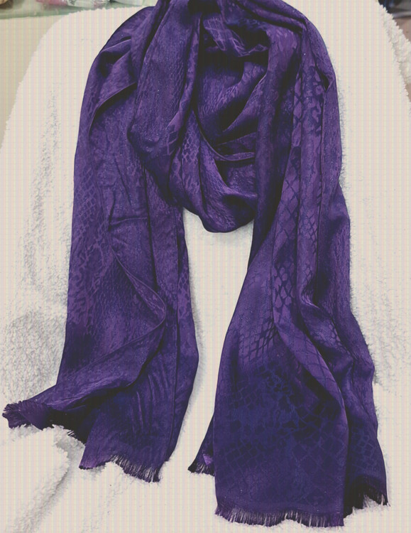 تنوع انواع شال و روسری زنانه