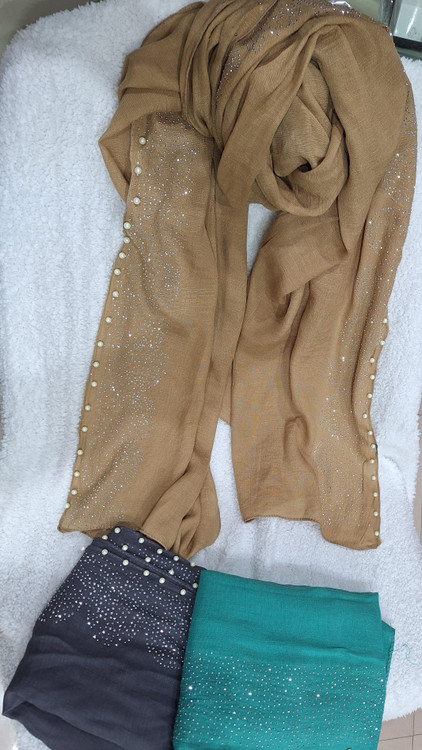 تنوع انوع شال و روسری زنانه