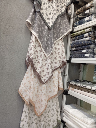 تنوع انواع مینی اسکارف نخی و توری و ساتن و حریر