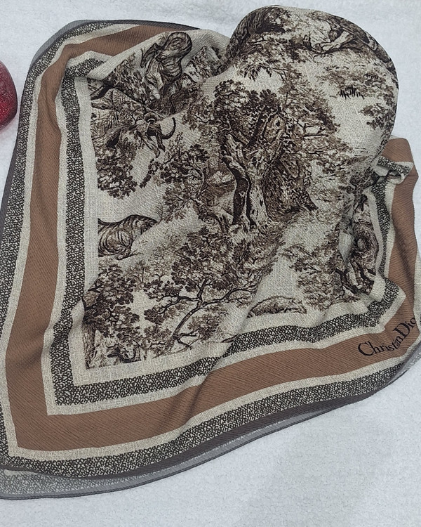 خرید محصولات شال و روسری زنانه