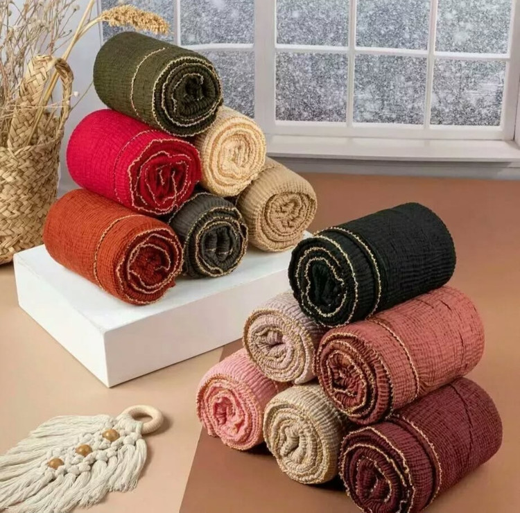 خرید انلاین انواع شال و روسری زنانه