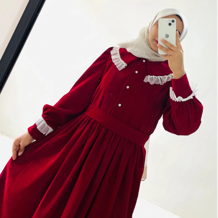 پیراهن مخمل کبریتی قرمز سایز 40 قد 138 مناسب مهمانی و عید با خرج کار تور و مروارید دکمهخور