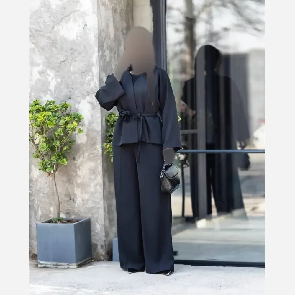 کت و شلوار زنانه مشکی مدل خانم گل جنس کرپ پارکر فیری سایز
