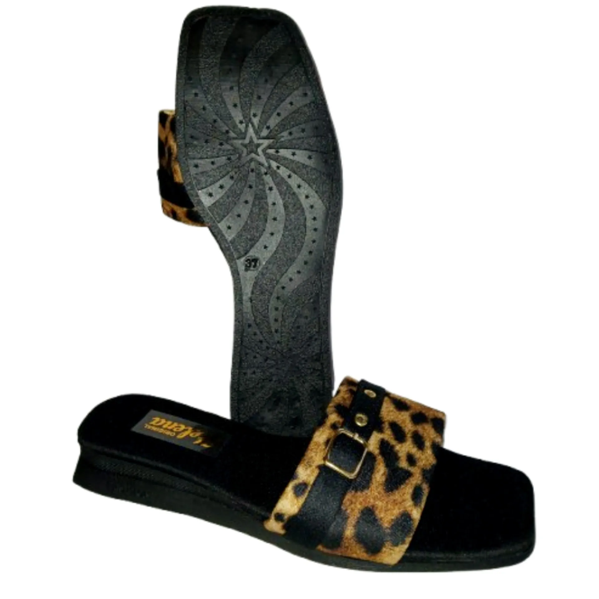 صندل زنانه هلنا طرح پلنگی کرمی مدل راحتی و شیک