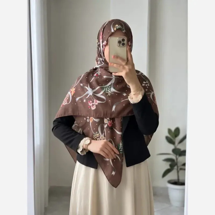 روسری طرحدار پاییزی نخی درجه یک قواره 140